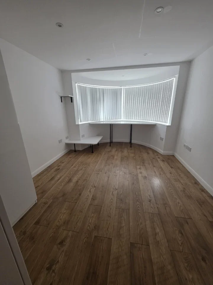 Flat Clyfford Road in Greater London