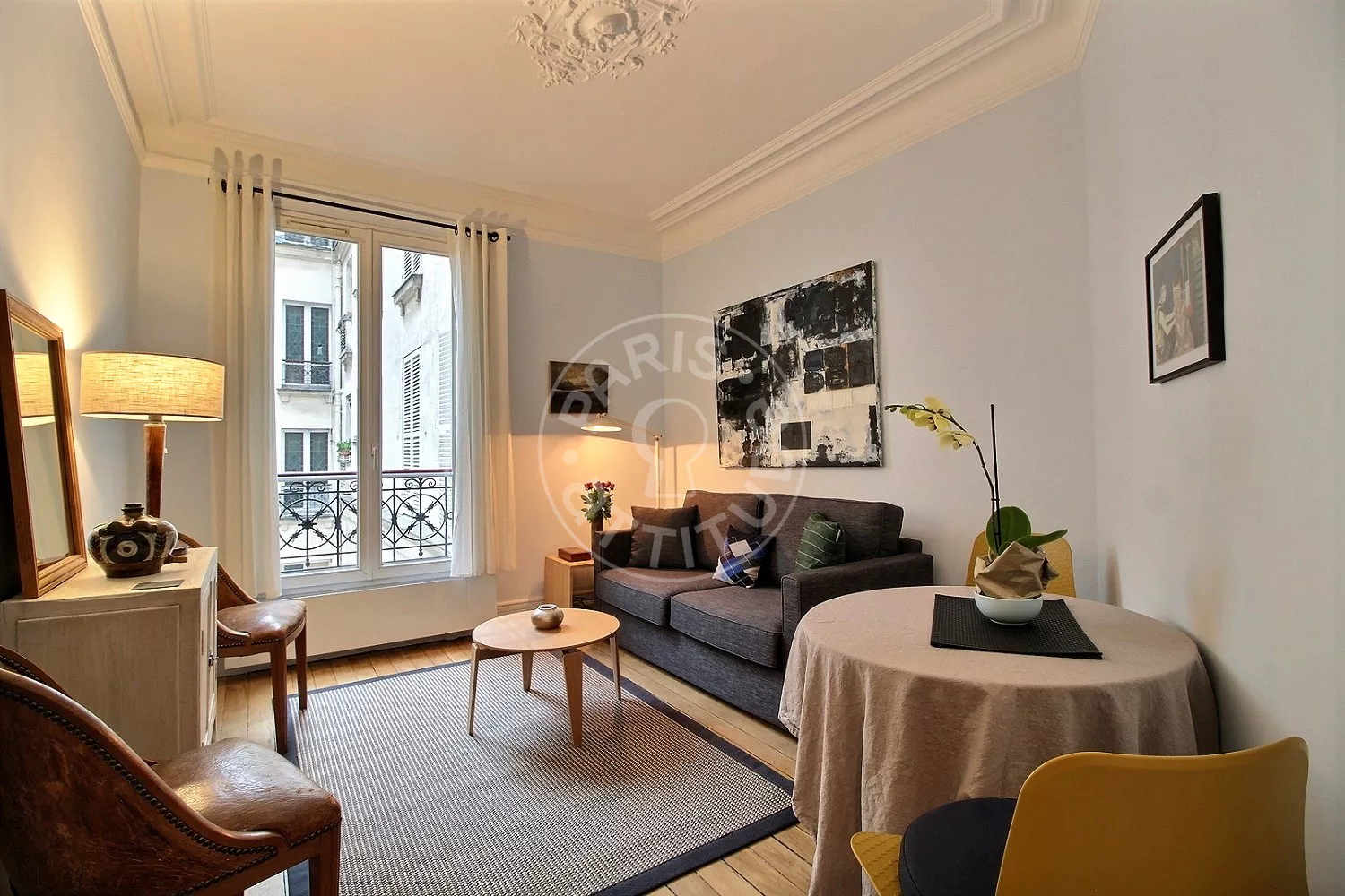 Flat Rue Pétion in Paris