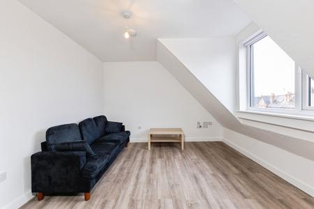 Flat Basingstoke Road in Reading