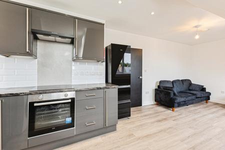 Flat Basingstoke Road in Reading