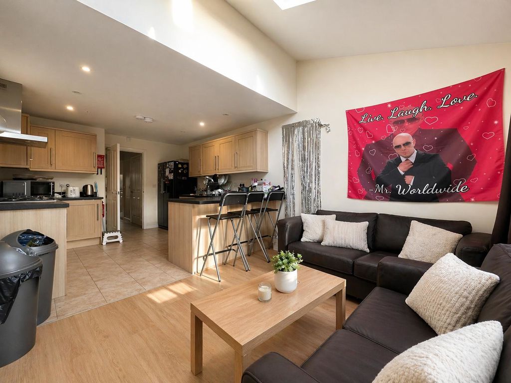 Flat Peveril Road in Nottingham