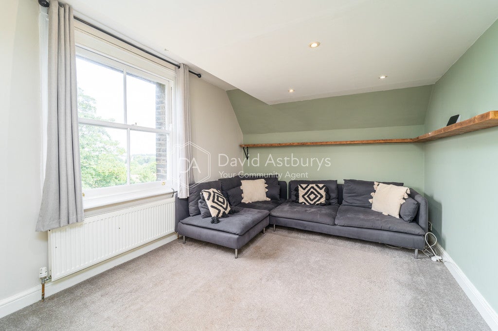 Flat Hornsey Lane Gardens in Greater London
