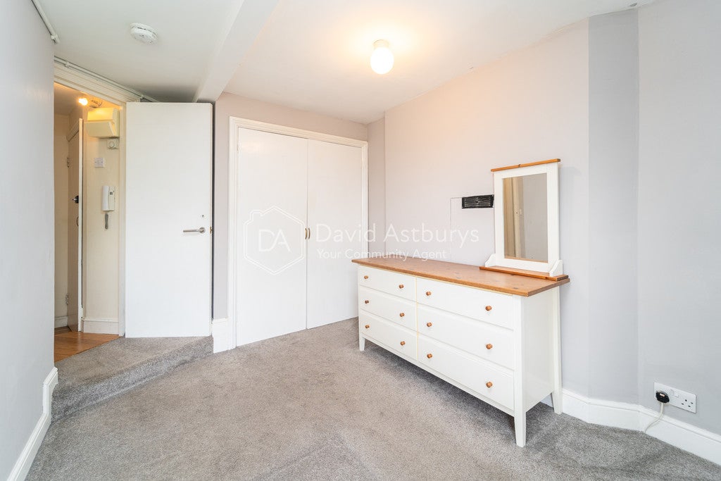 Flat Hornsey Lane Gardens in Greater London