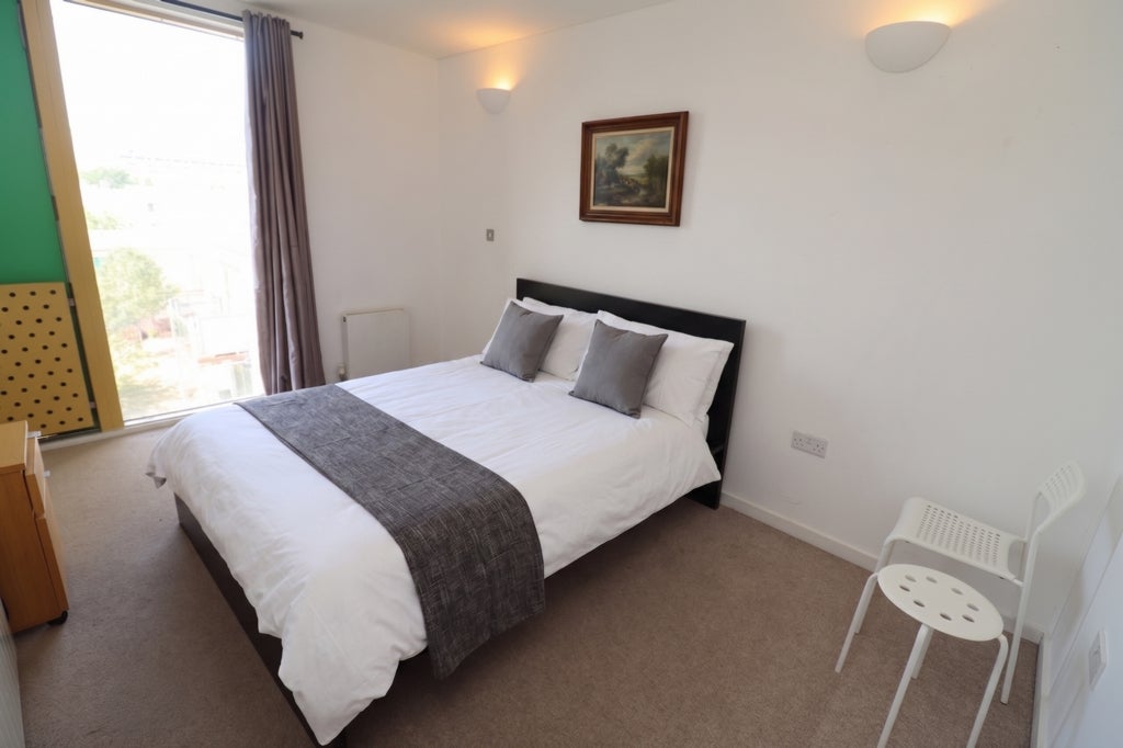 Room Globe Road in Greater London