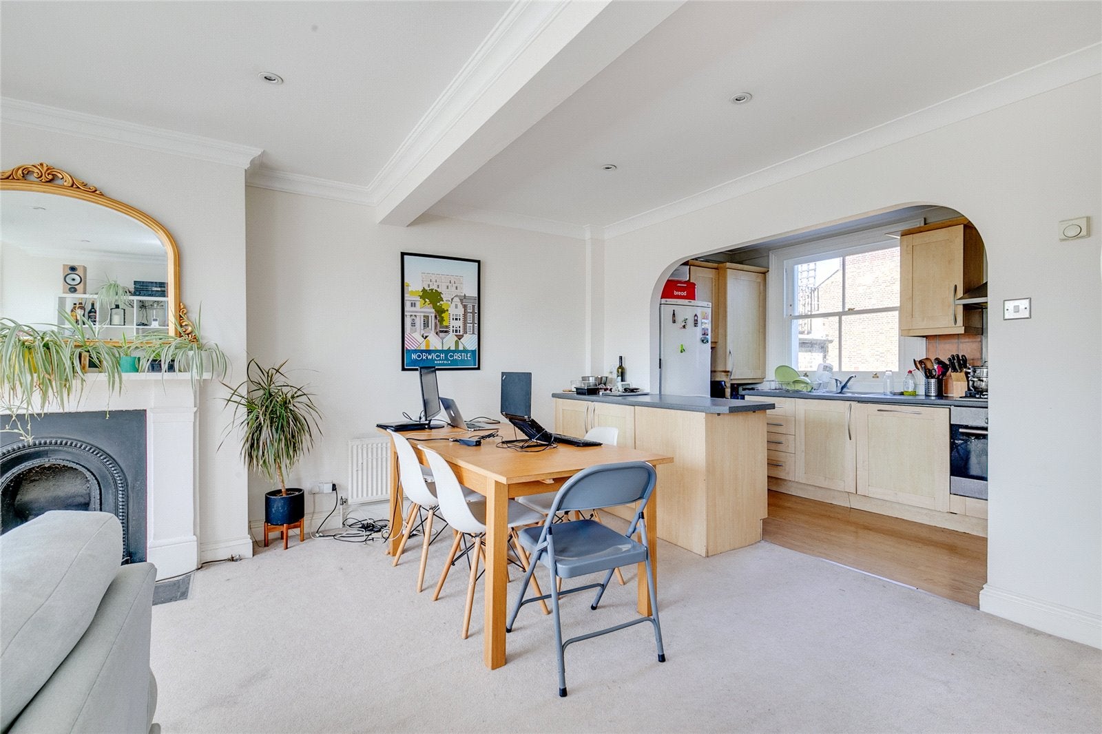 House Comyn Road in Greater London