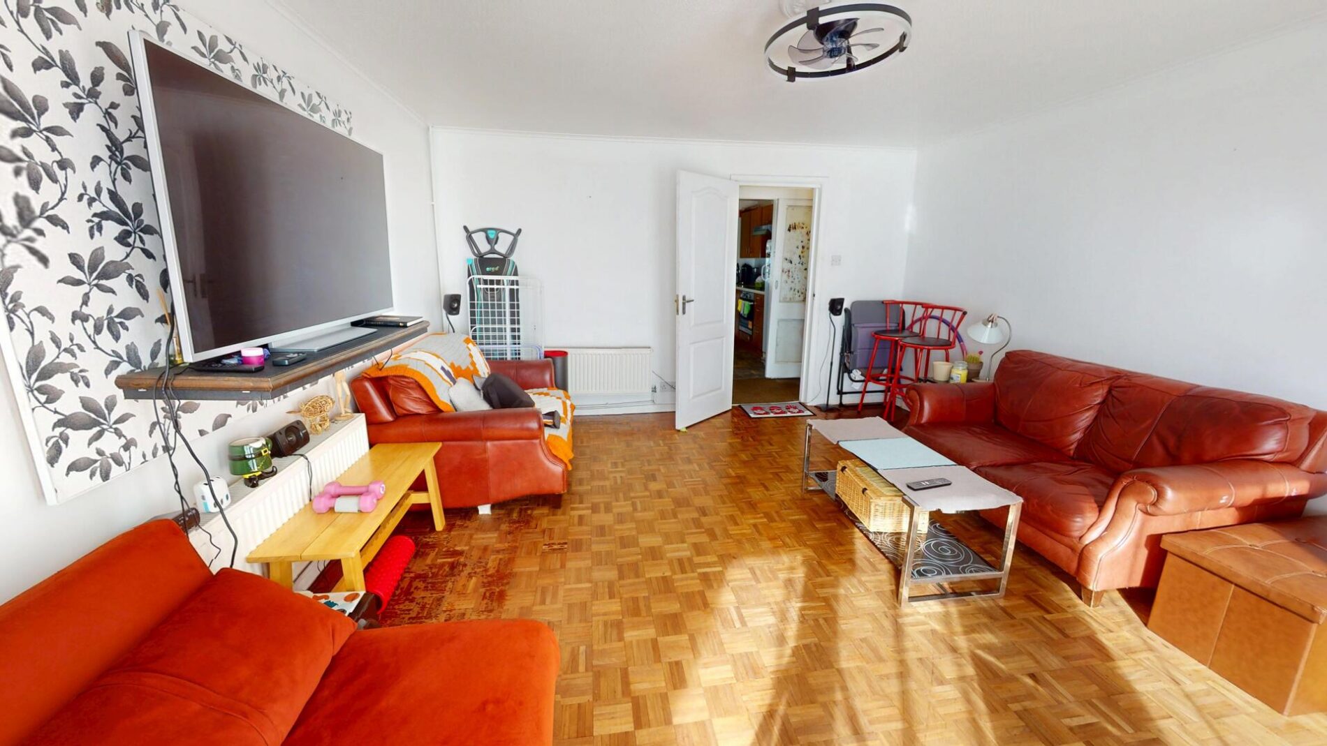 Flat Kensington Avenue in Greater London