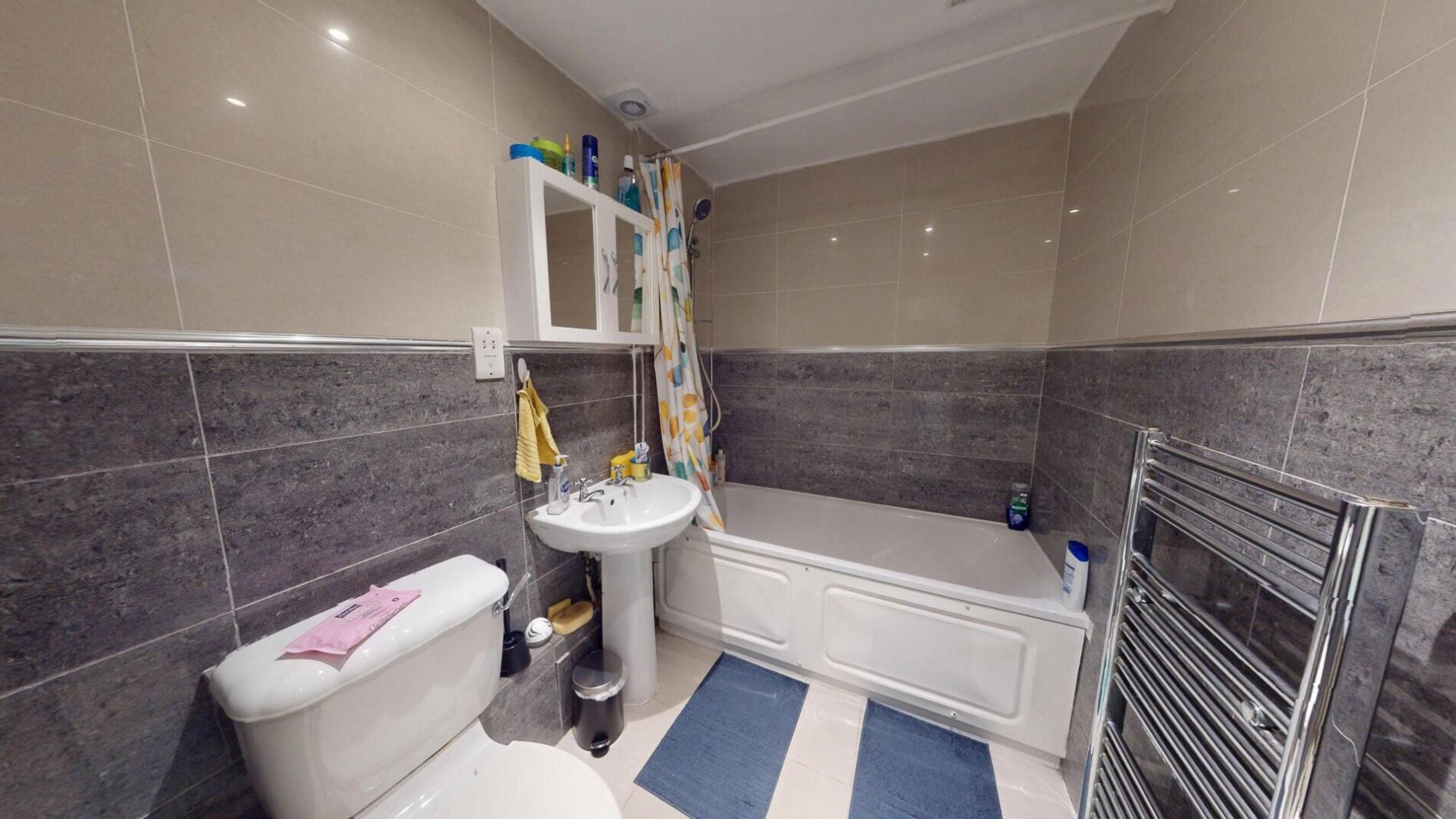 Flat Kensington Avenue in Greater London