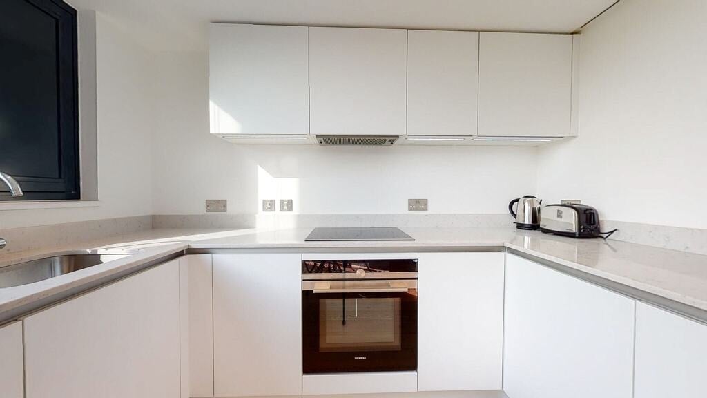 Flat Highgate Hill in Greater London