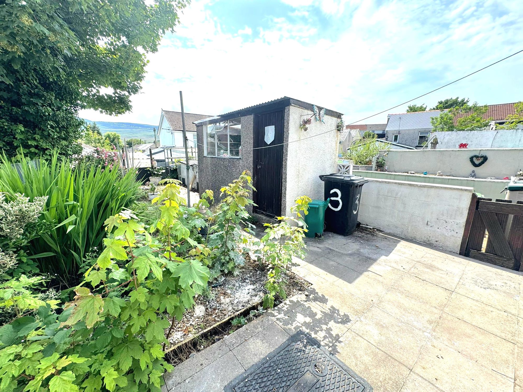 House Cefndon Terrace in Hirwaun