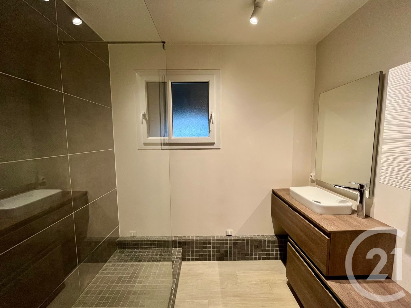 Flat Quai de Bir-Hakeim in Saint-Maurice