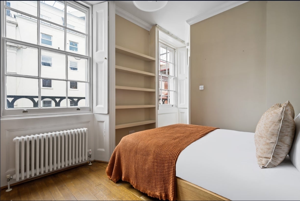 Flat Westbourne Crescent in City of Westminster