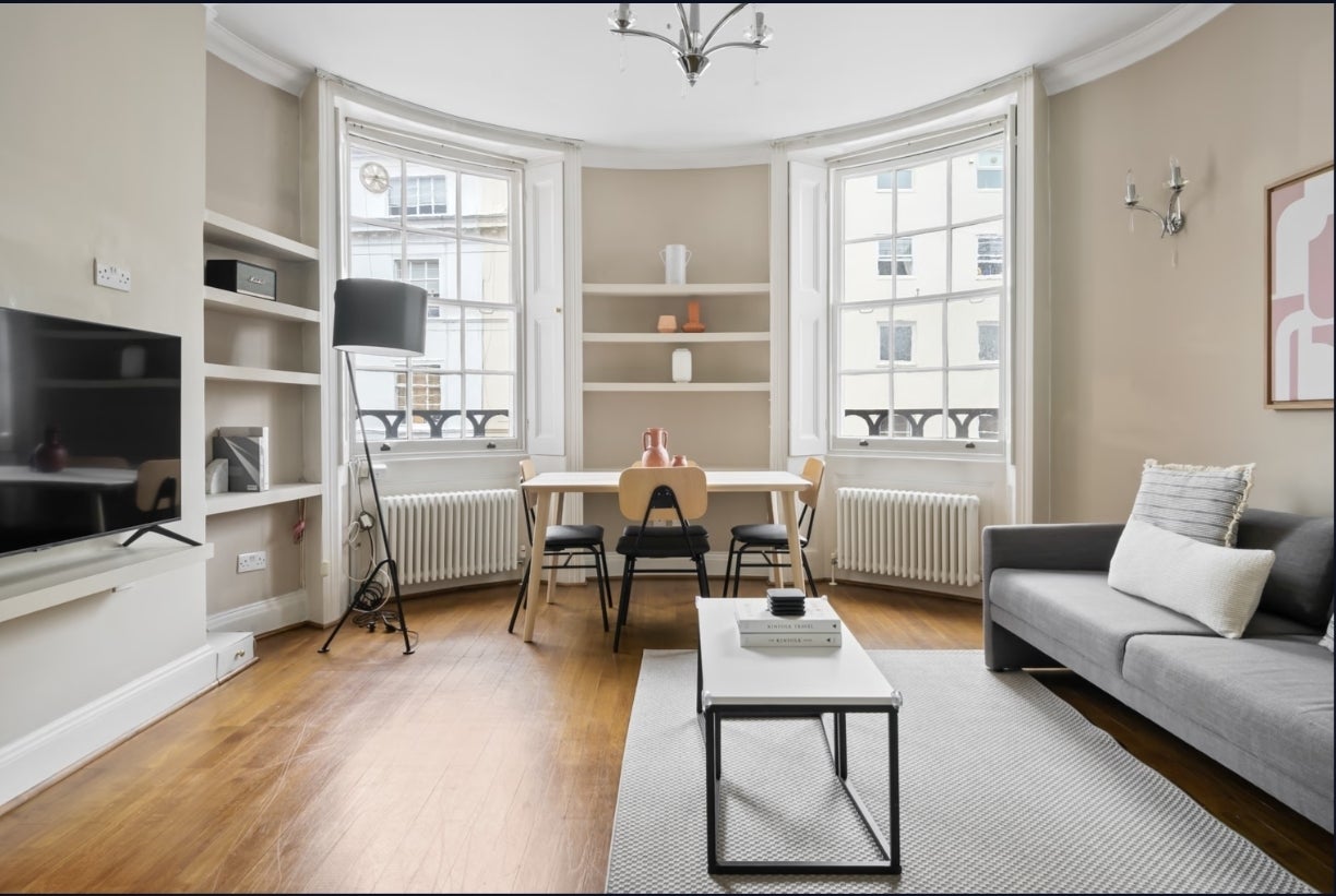 Flat Westbourne Crescent in City of Westminster