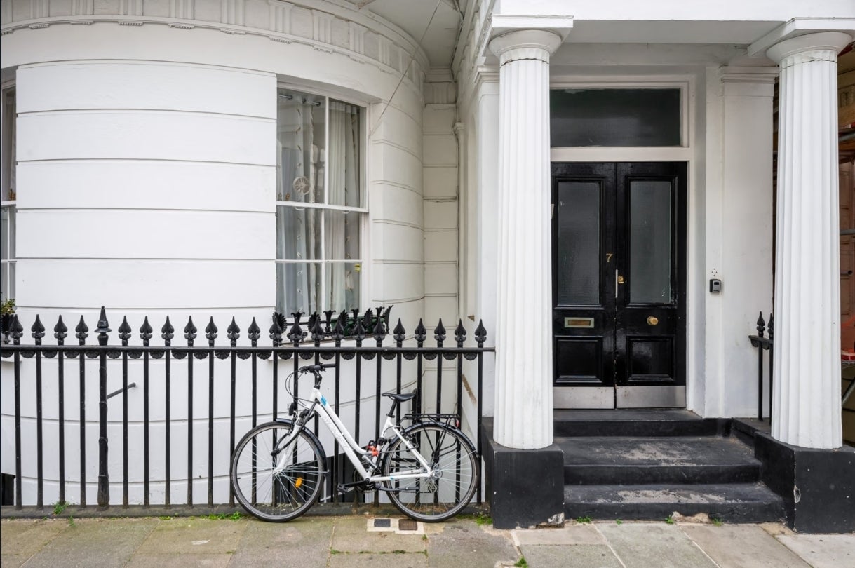 Flat Westbourne Crescent in City of Westminster