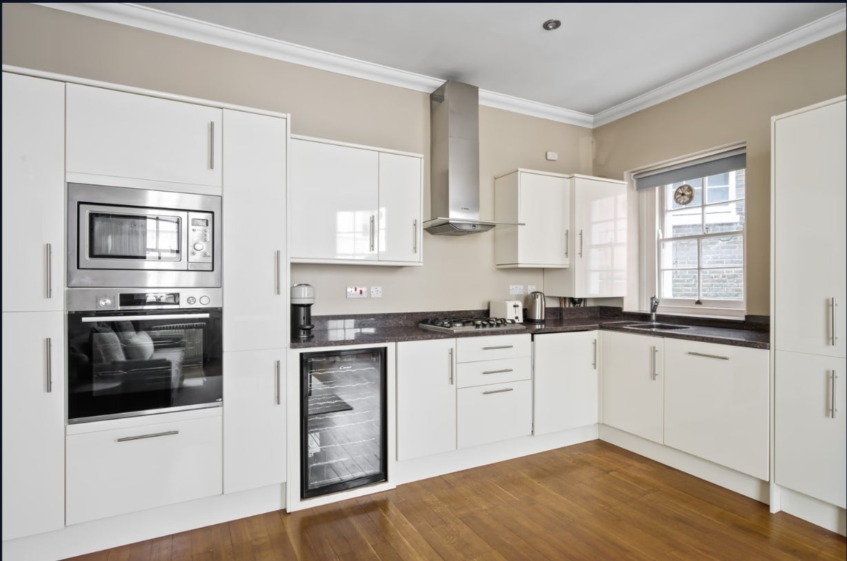 Flat Westbourne Crescent in City of Westminster