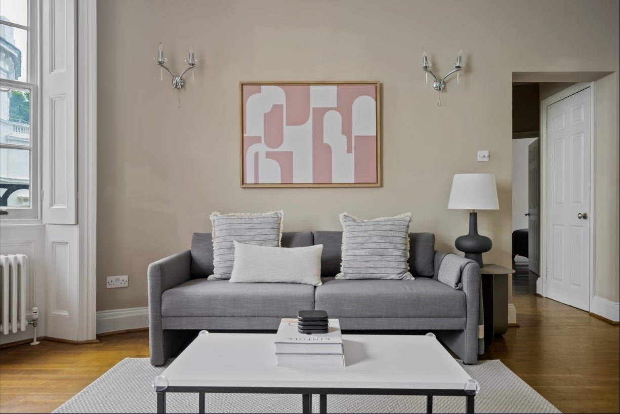 Flat Westbourne Crescent in City of Westminster