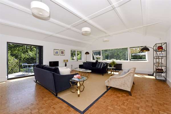 House Lebanon Drive in Elmbridge