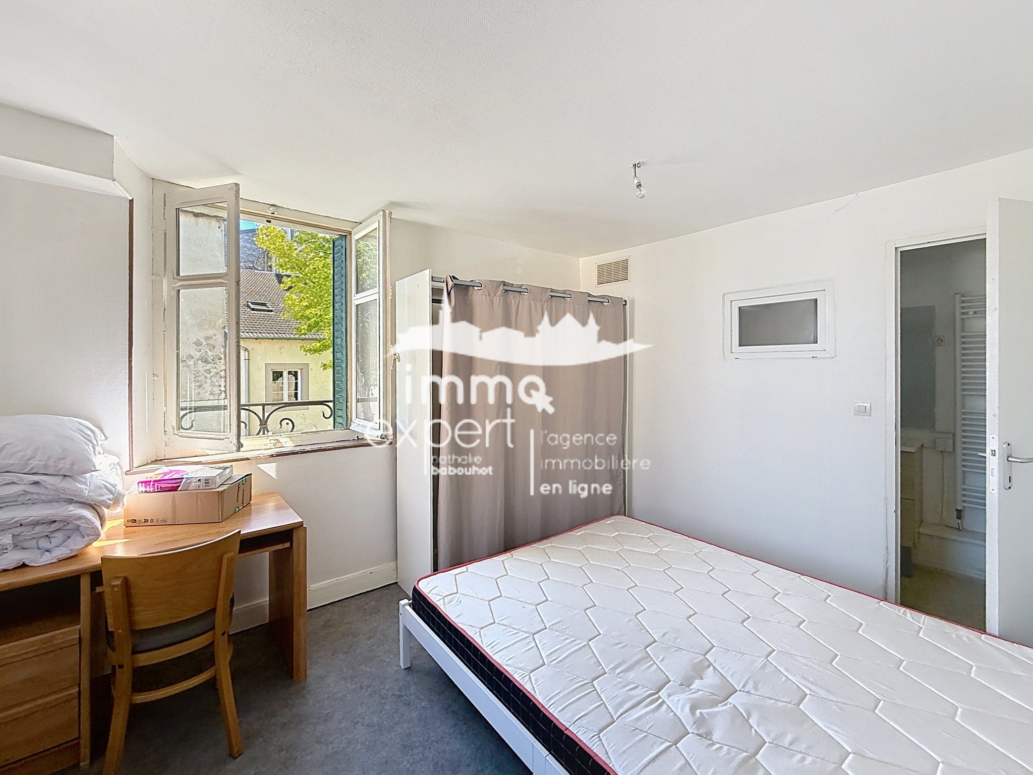 Room Rue Vuillaume in Mirecourt