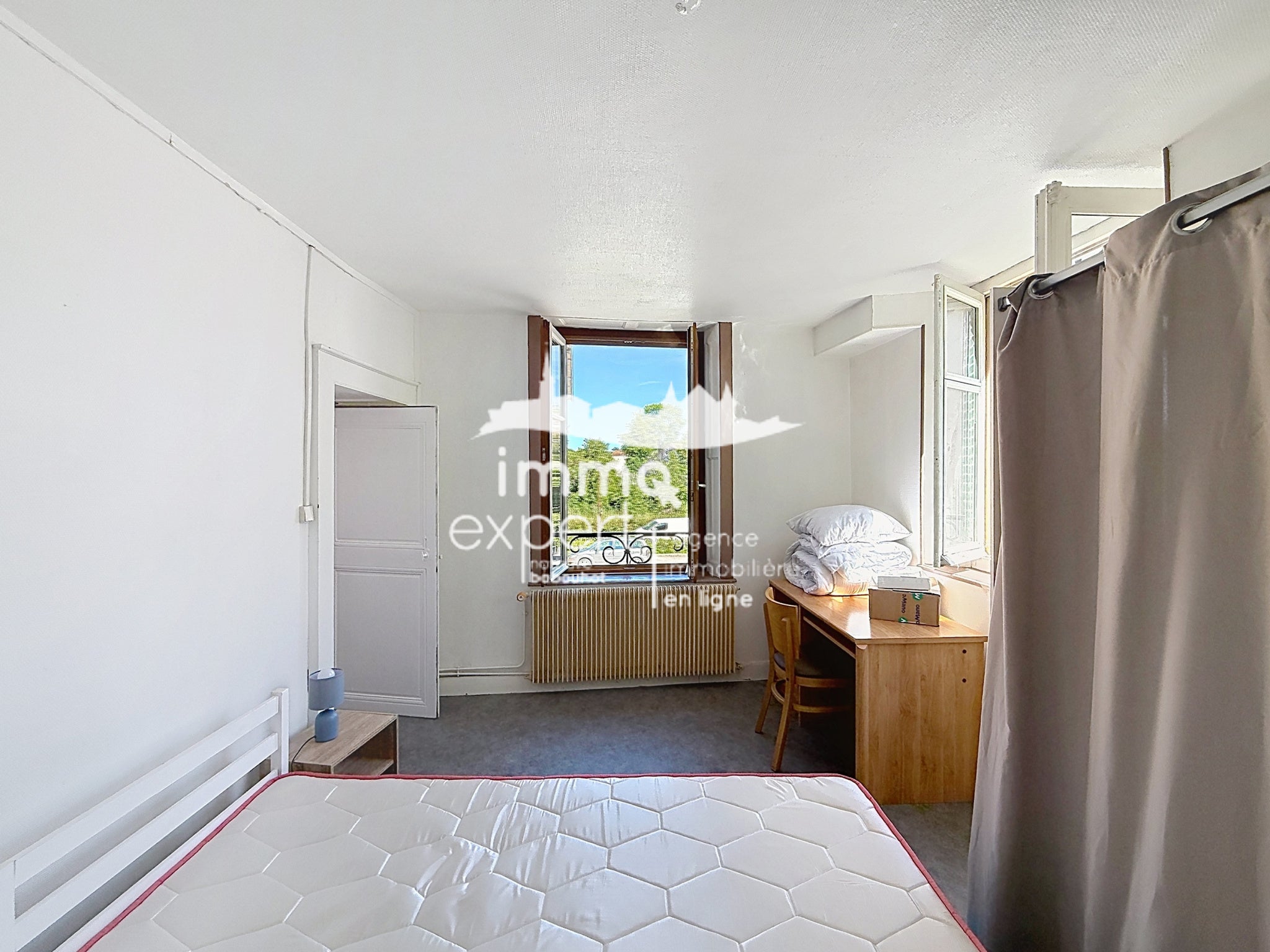 Room Rue Vuillaume in Mirecourt