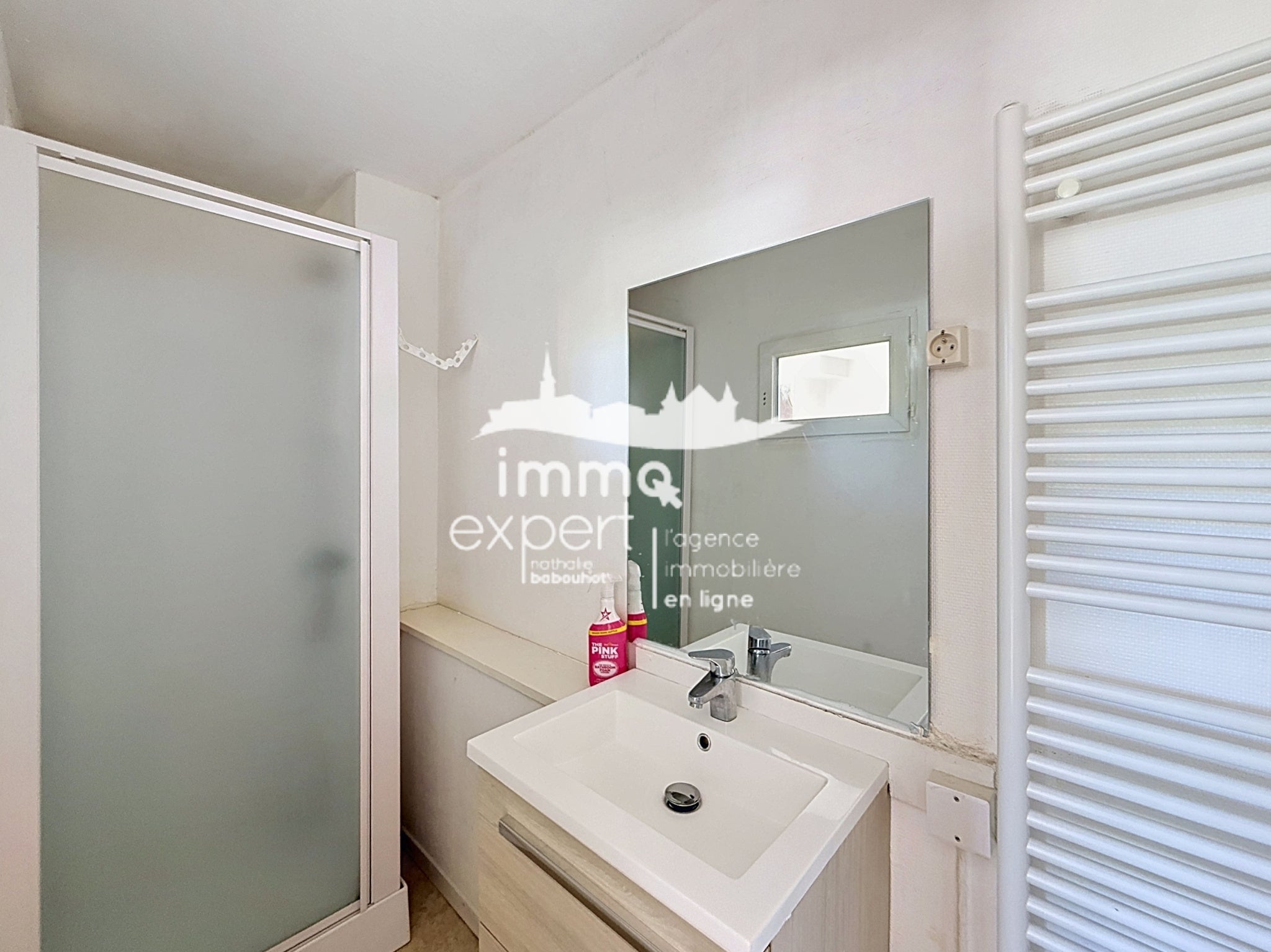 Room Rue Vuillaume in Mirecourt