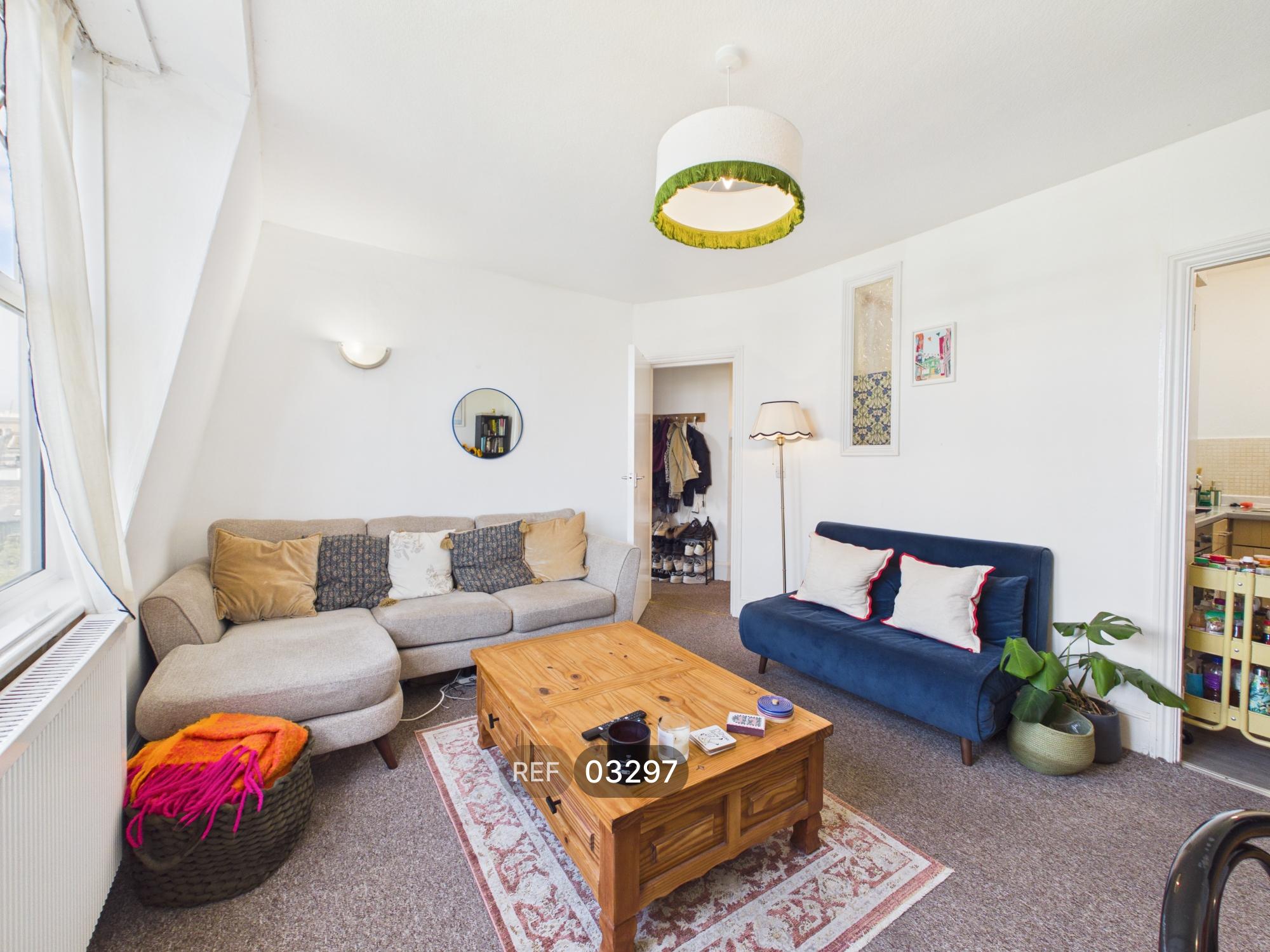 Flat First Avenue in Hove