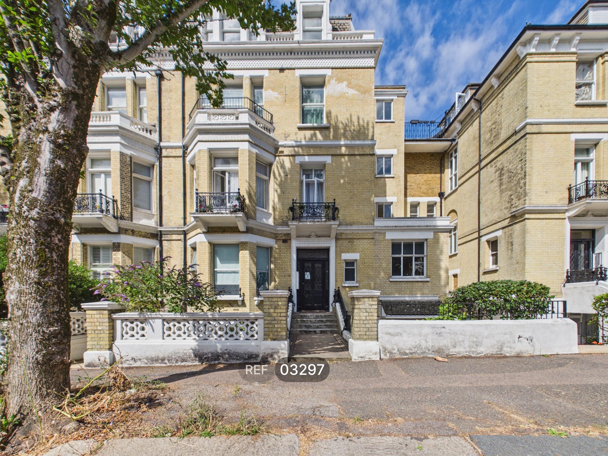 Flat First Avenue in Hove