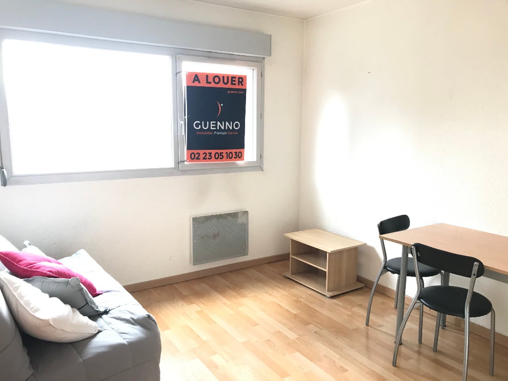 Flat Place du Gros Chêne in Rennes