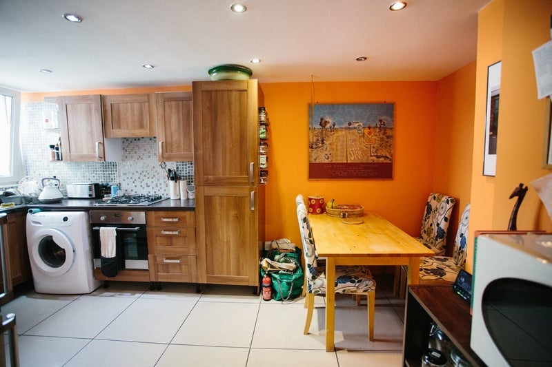 Room Taylor Close in Greater London