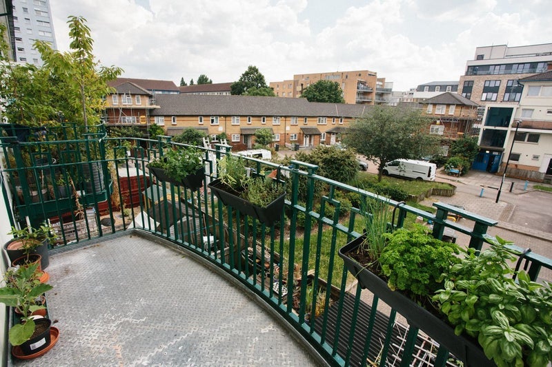 Room Taylor Close in Greater London