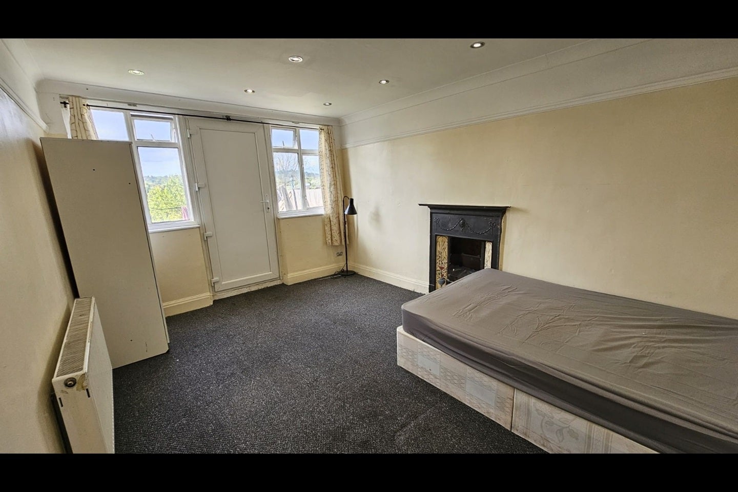 Room Windermere Avenue in Greater London