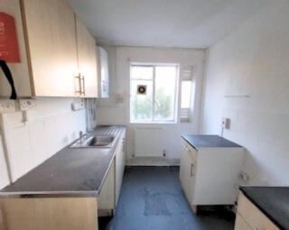 Flat Clapham Manor Street in Greater London