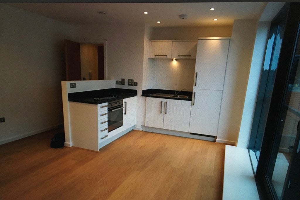 Flat Goldington Road in Bedford