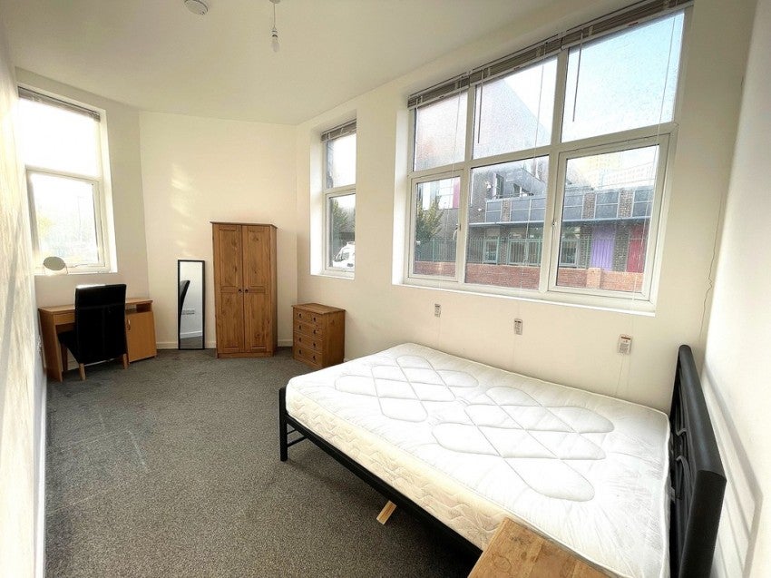 Room Wellington Street in Portsmouth