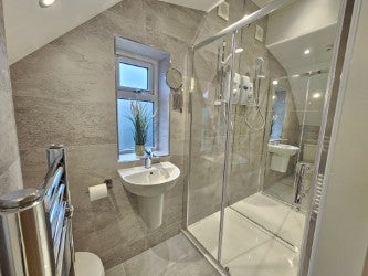 Room Brailsford Road in Manchester