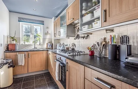 Flat Coxhill Way in Aylesbury
