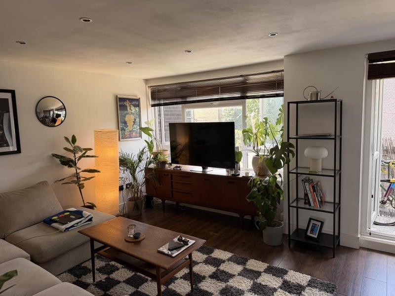 Room Richmond Road in Greater London