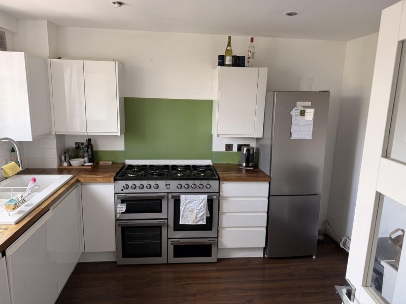 Room Richmond Road in Greater London