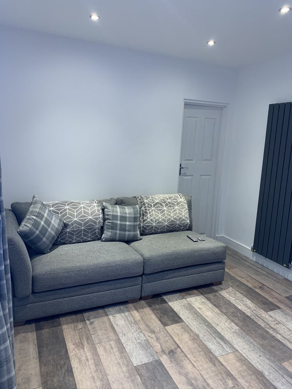 Room Penarth Road in Cardiff