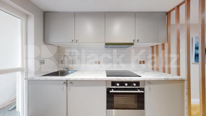 Flat Iverson Road in Greater London