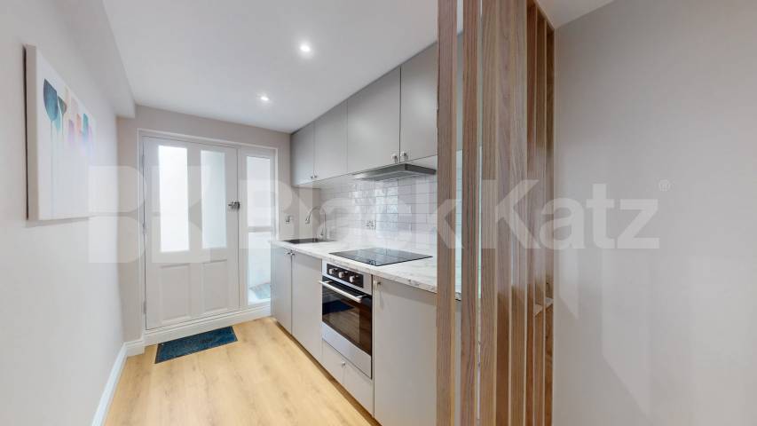 Flat Iverson Road in Greater London