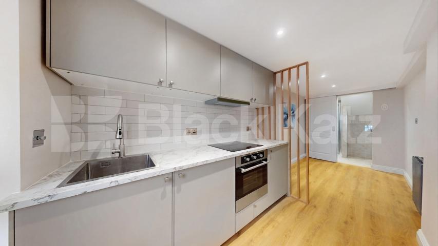 Flat Iverson Road in Greater London