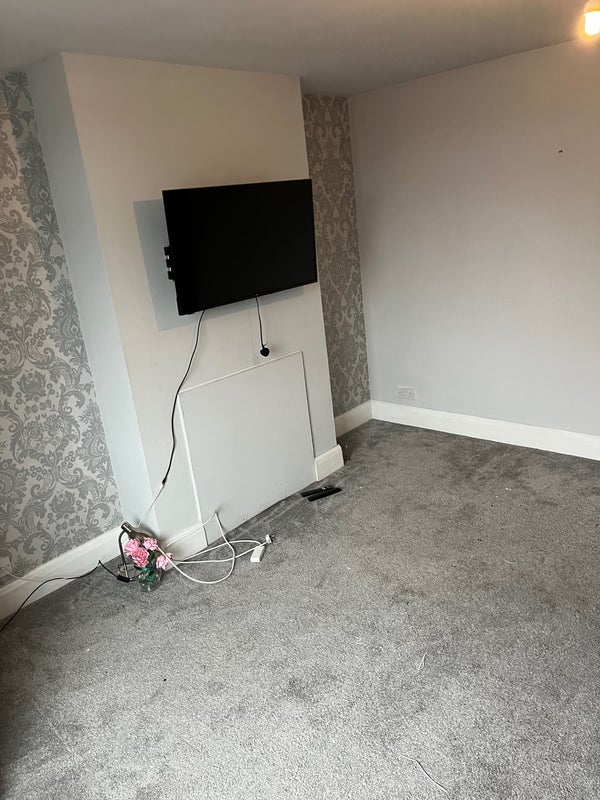 Room Hillyfield Road in Bristol