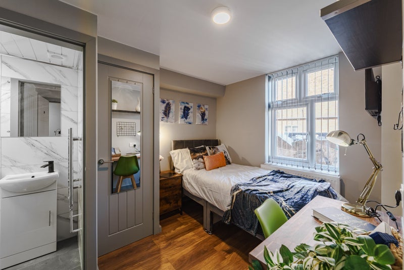 Room David Road in Coventry
