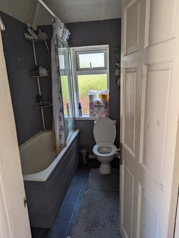 Room Alma Avenue in Sandwell