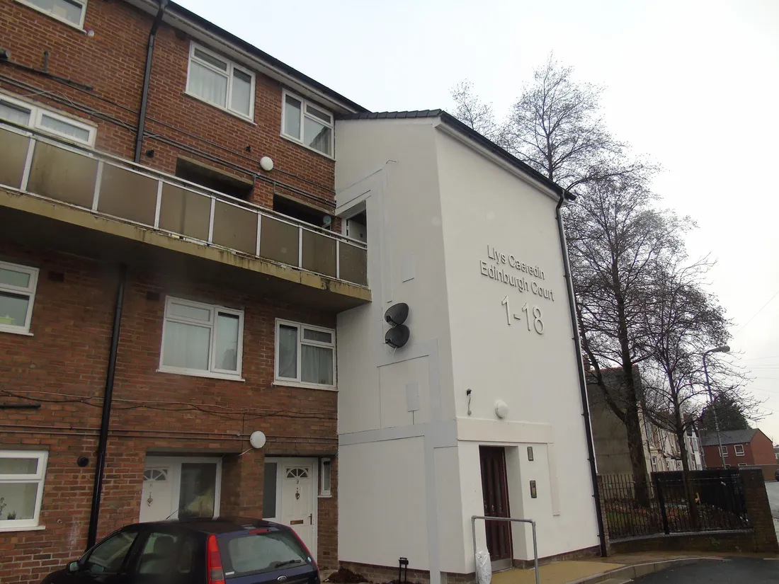 Flat Wyndham Street in Cardiff