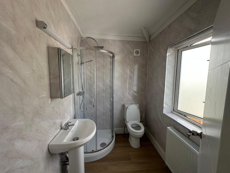 Room Birch Avenue in Winwick