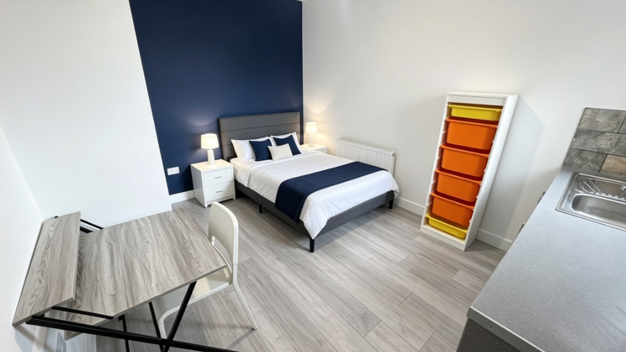 Room Avondale Road in Luton