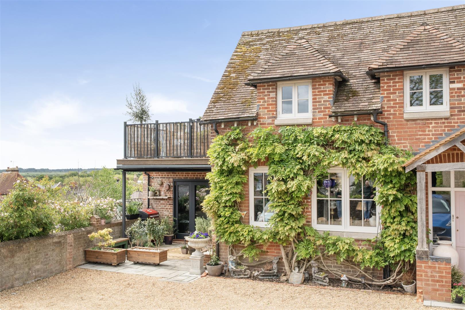 House Maltravers Street in Arun