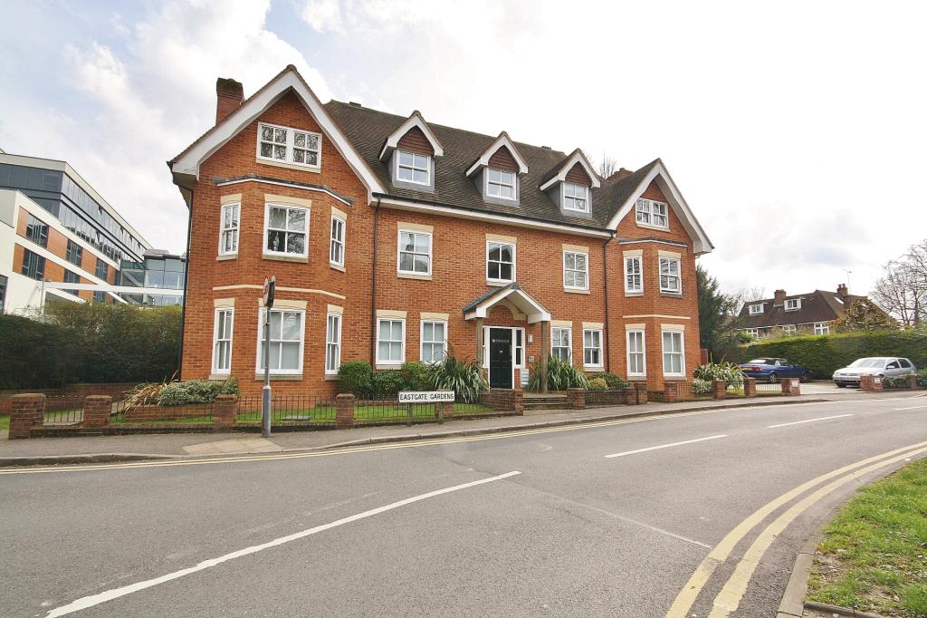 Flat Eastgate Gardens in Guildford
