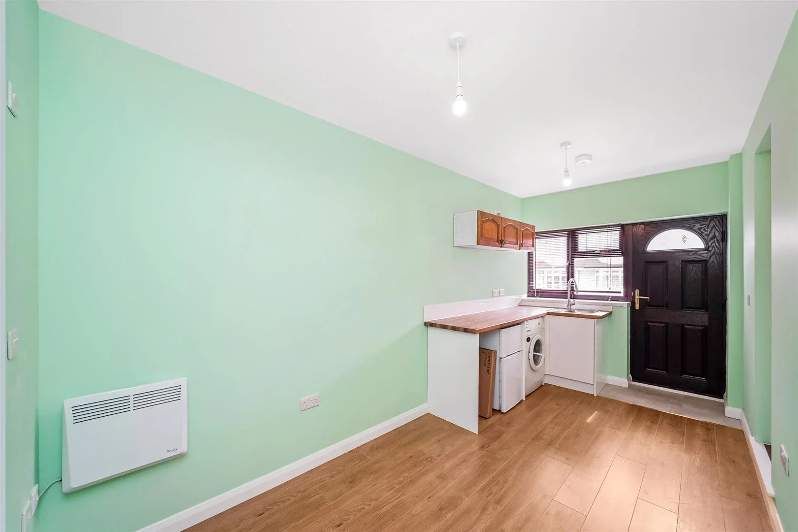Flat Endlebury Road in Greater London