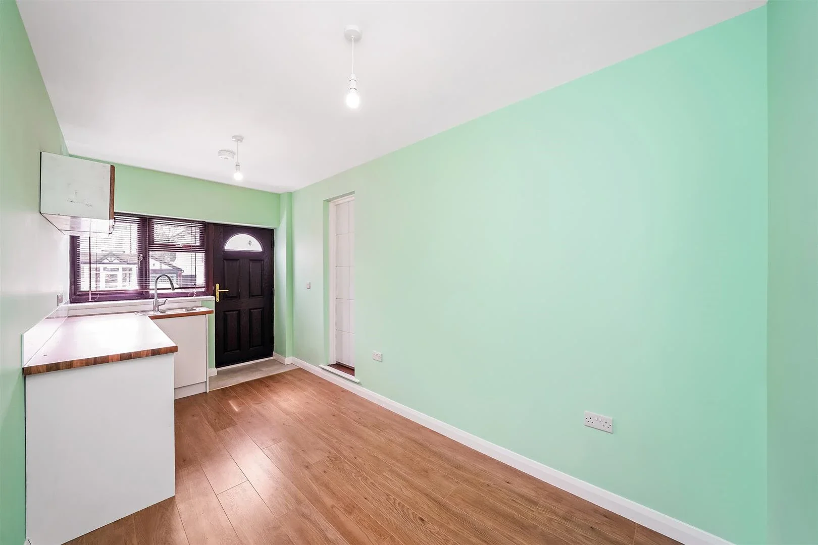 Flat Endlebury Road in Greater London
